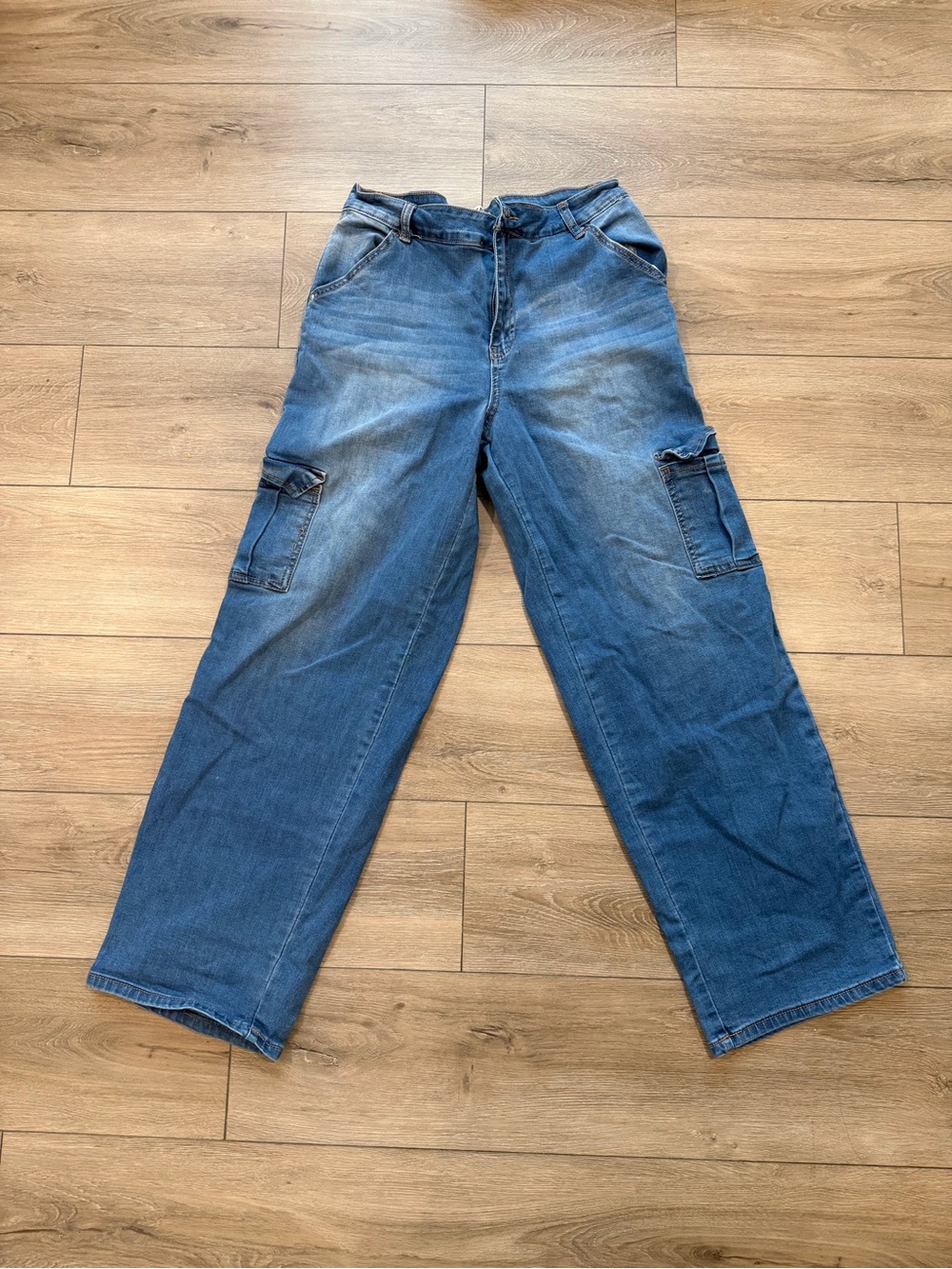 Wax Jean Relaxed Cargo Jeans in Faded Blue